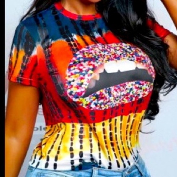 💋 Multi-Color W/Black Dotted Stripes Going👇🏼Lips W/Sprinkles All Over Shirt - Picture 9 of 12